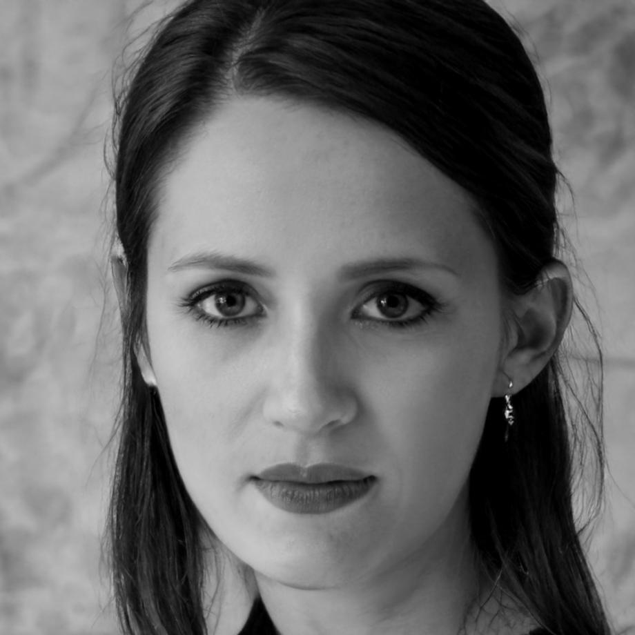 Retrato profesional de Esperança Miralles, coordinadora técnica